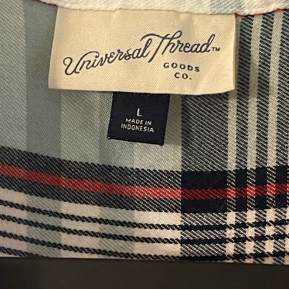 Universal Thread Large Button Up - Picture 3 of 3